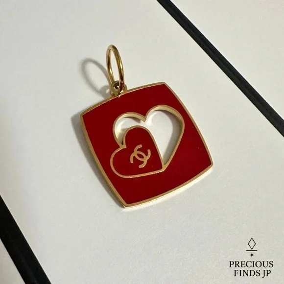 Chanel Red Gold Heart Valentine Charm Metal New Limited - Picture 2 of 3
